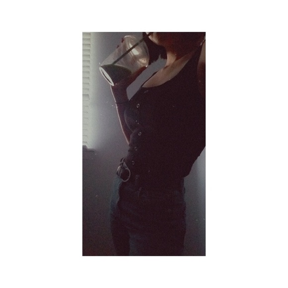 Meet your Posher, Jessica - Picture 1 of 1